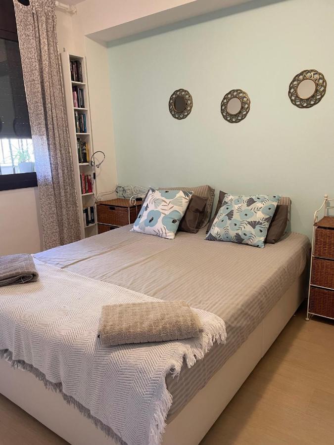 Beach Flat With Garden Кастелдефелс Екстериор снимка